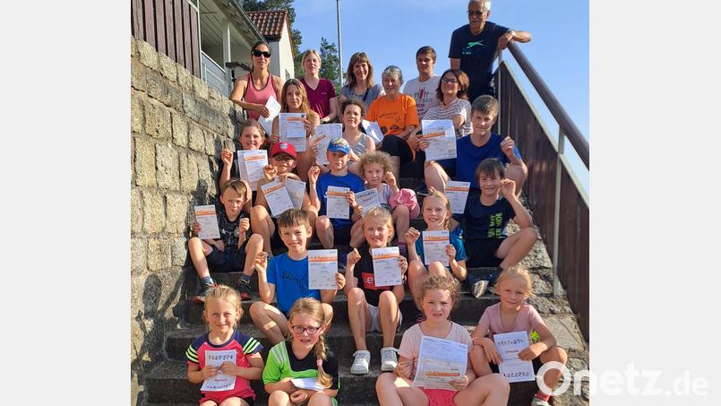 Verleihung des Deutschen Sportabzeichen in Flossenbürg. Bild: jba