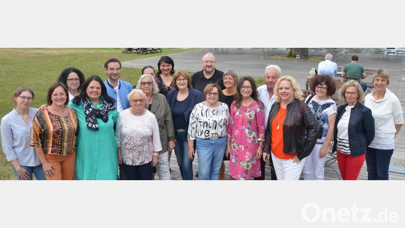 Die neu gewählte Vorstandschaft der Frauenunion Weiden mit den Ehrengästen. Bild: Kunz