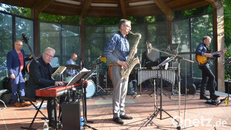 Das &quot;Florian Bührich Ensemble&quot; spielt im Max-Reger-park &quot;Reger goes Jazz&quot;. Bild: Kunz