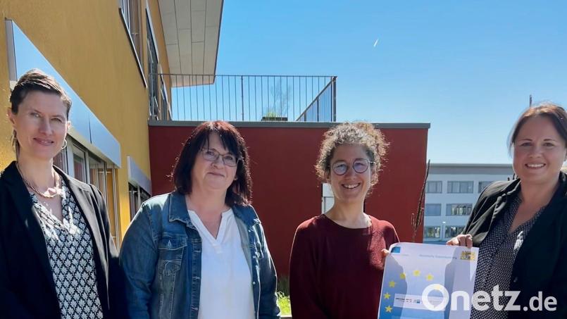 Sie betreuen das Projekt KAJAK (von links): Vanessa Räder, Karin Schmidt (Coachinnen, Jobcenter AM-AS), Yvonne Schieder (IHK Amberg) und Tanja Plach (Projektkoordinatorin, Jobcenter AM-AS). Bild: Jobcenter AM-AS/exb