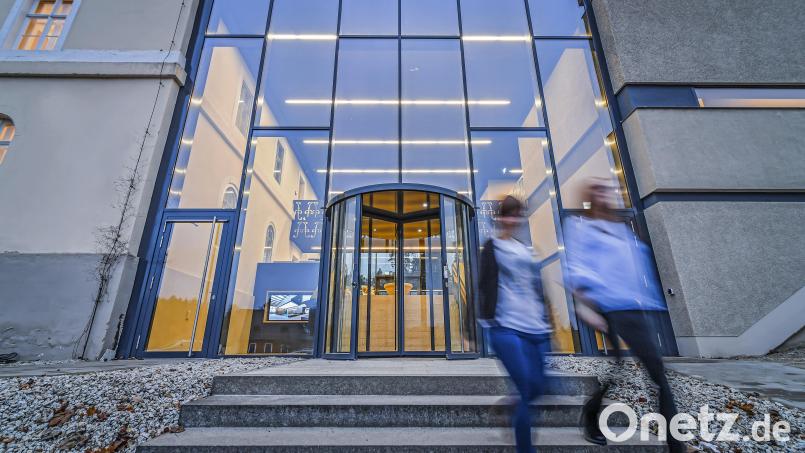 Das Alexbad ist hoch defizitär. Jetzt laufen intensive Gespräche für eine komplette Übernahme des Bades. Bild: Florian Miedl/fph