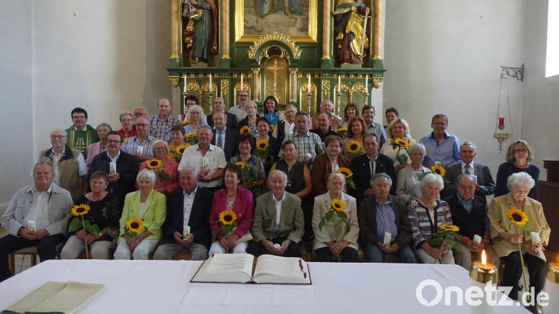 Auf 25 bis 67 gemeinsame Jahre können die 23 Ehepaare zurückblicken. Bild: mmj