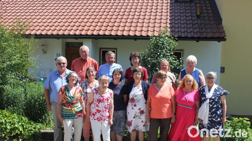 Die Reisegruppe mit Seniorenbeauftragter Margarete Hollweck (vorne Zweite von links) und Pfarrer Klaus Birnthaler von der Pfarrgemeinschaft Hausen/Hohenkemnath/Utzenhofen (hinten Dritter von links). Bild: aun
