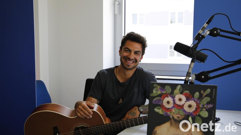 Aus Kaffee und Platte schnürt der Musiker Manuel Meier ein Genusspaket. Bild: olr