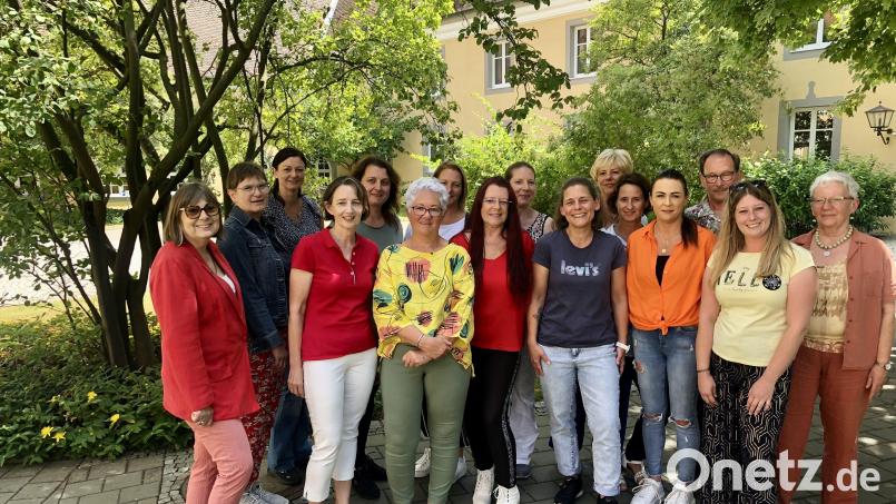 Der Hospizverein Schwandorf schloss wieder einen Hospizbegleiterkurs mit 15 Personen ab. Bild: Hospizverein Stadt und LKR SAD, Kagerer/Berr/exb