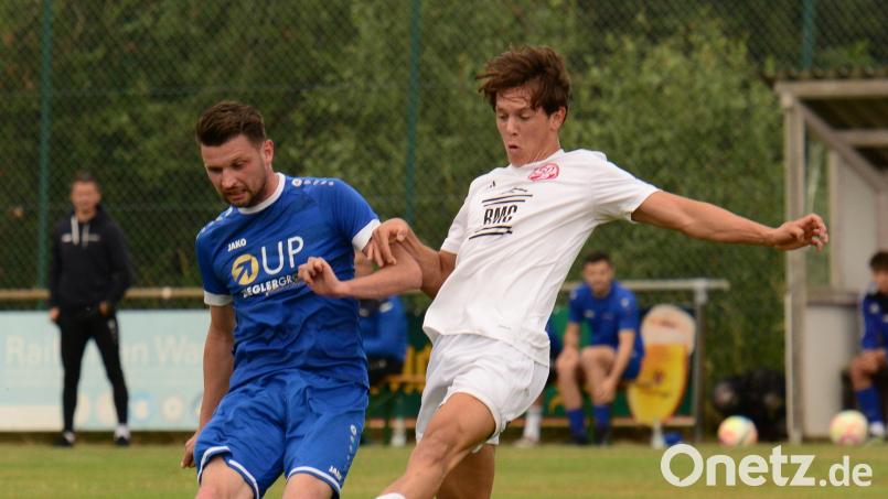 Josef Rodler (links) erzielte den 1:1-Ausgleich für die SpVgg SV Weiden, doch nur drei Minuten später ging der SV Donaustauf erneut in Führung. Bild: ham