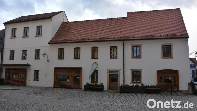 Zum 30. Juni hat der Kreisverband der Arbeiterwohlfahrt die Kooperation mit der Stadt Mitterteich über den Betrieb des Mehrgenerationenhauses beendet. Jetzt sucht die Stadt einen neuen Träger. Bild: jr