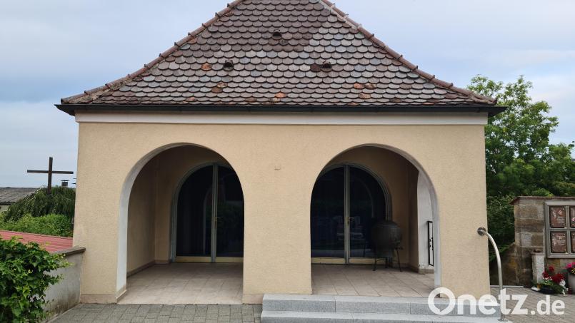 Am Leichenhaus müssen einige Sanierungsarbeiten erledigt werden. Bild: sne