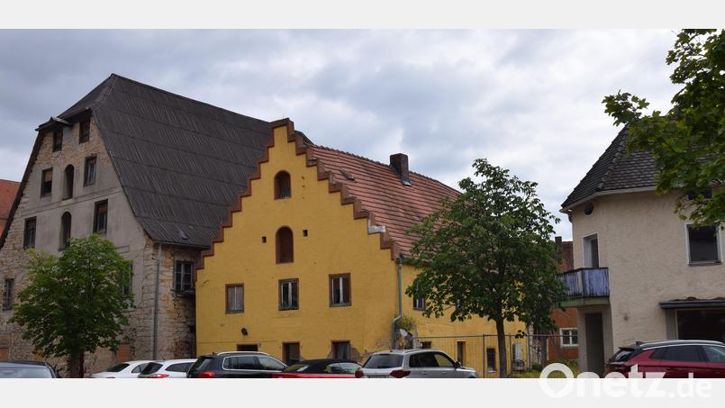 Für verschiedene Sanierungs-Objekte im Bereich der Hammerstraße hat der Marktgemeinderat entschieden, ob sie im Städtebauförderprogramm bleiben sollen. Für das Goldener-Anker-Gebäude, das Stufengiebelhaus und das Leuthner-Anwesen nahm das Gremium die Anträge für Fördermittel zurück. Bild: bö