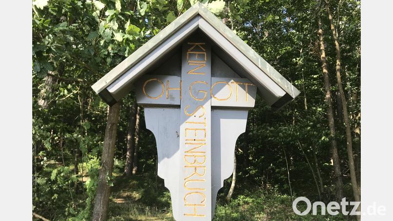 Das neue Wegkreuz am Steinköppl bei Etsdorf. Bild: gri