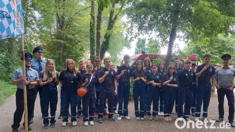 Zwei Gruppen der Jugendfeuerwehr Beidl/Schönficht nahmen erfolgreich am CTIF-Wettbewerb in Erding teil. Bild: Alois Bauer/exb