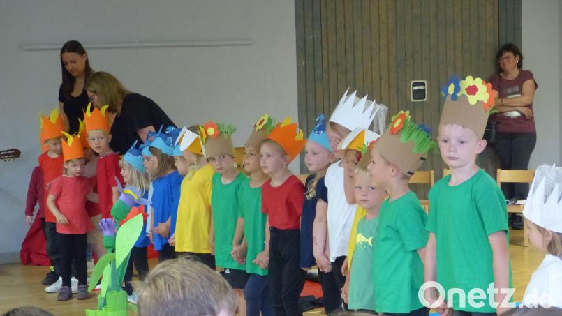 Aufführungen der Kinder stehen im Mittelpunkt des Sommerfestes im Kindergarten. Bild: tja
