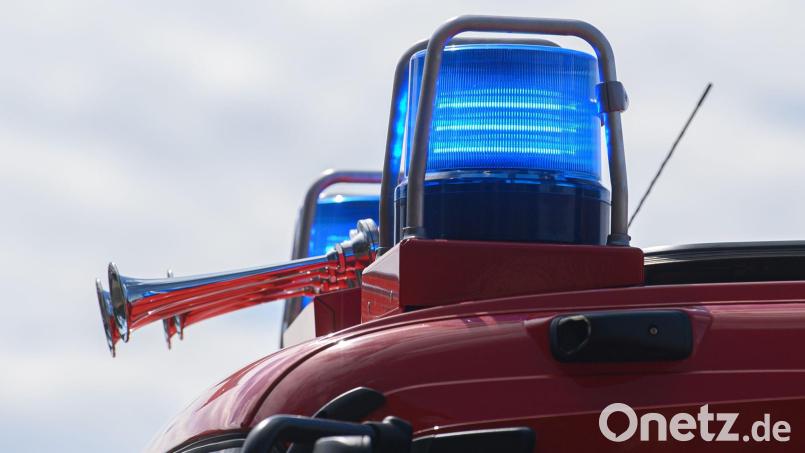 Grund für den Brand ist wohl eine Feuerschale. Symbolbild: Robert Michael/dpa-Zentralbild/ZB