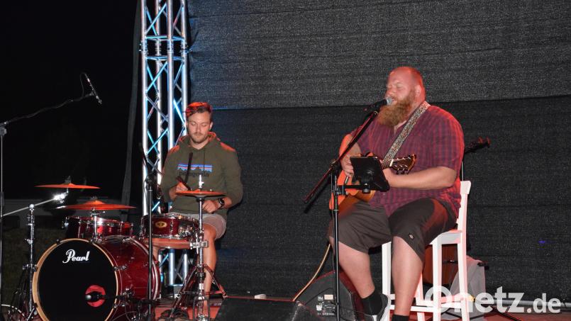Martin Moskau (mit Gitarre) ist in diesem Jahr wieder beim &quot;Weinfest unplugged&quot; dabei. Archivbild: fla
