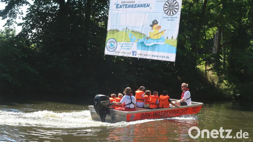 Auch das Entenrennen gehört zum Kinderbürgerfest dazu. Bild: Kunz