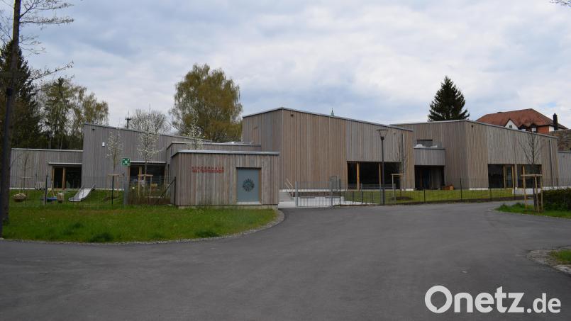 Der BRK-Kindergarten Weltentdecker muss aus der Not heraus eine dritte Kindergartengruppe eröffnen. Ab September werden 21 Kinder in der Turnhallengruppe untergebracht. Archivbild: szl