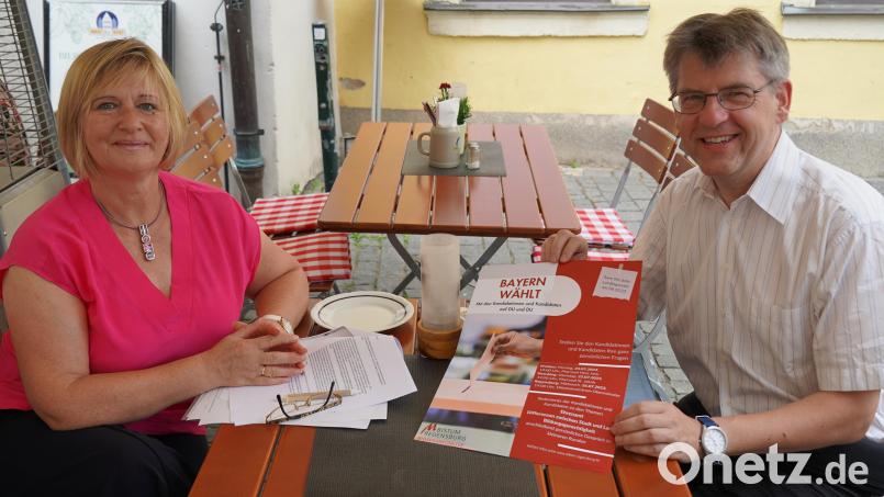 Martha Bauer, Vorsitzende des Diözesankomitees Regensburg, und Manfred Fürnrohr, Geschäftsführer Diözesane Räte im Bistum Regensburg. Bild: Sebastian Böhm