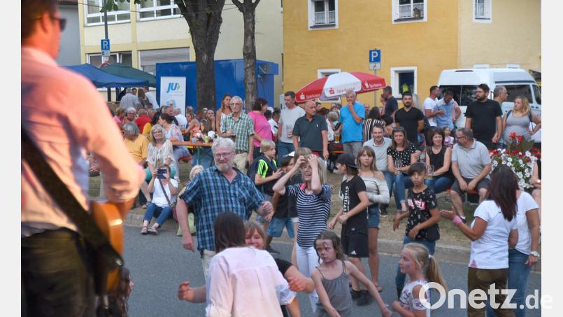 Im Feiern ist die kleinste Kreisstadt Bayerns ganz groß. Die Neustädter laden am Samstag, 15. Juli, zum Bürgerfest ein. Start ist um 15 Uhr. Archivbild: Tobias Schwarzmeier
