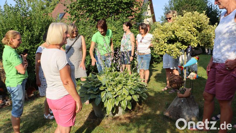 Die Gartenführung wurde sehr gut angenommen. Bild: gru