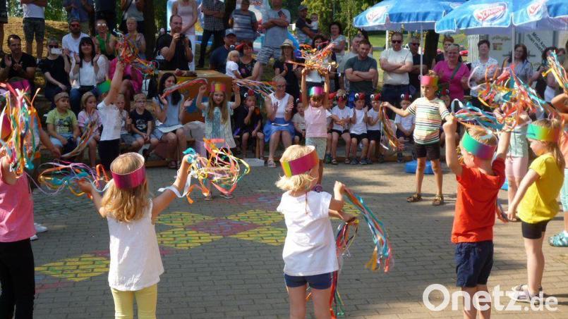 Bei herrlichem Wetter feiert der AWO-"Kinderstodl" das Sommerfest. Bild: AWO "Kinderstodl"/exb