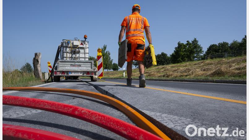 Die Autobahn 93 muss teilweise repariert werden. Deswegen kommt es ab Donnerstag zu Einschränkungen. Symbolbild: Matthias Rietschel
