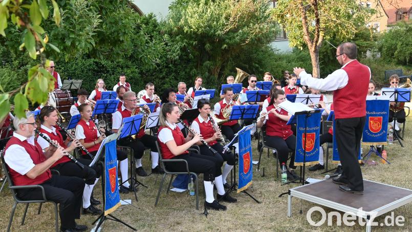 Im Maltesergarten in Amberg bot bei den Sonntagsserenaden nun der Musikverein Freudenberg eine Kostprobe seines Könnens. Bild: gf