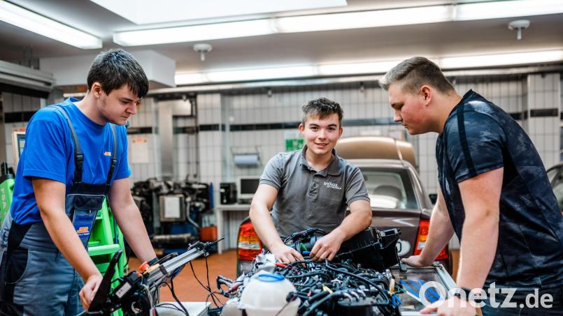 Trotz gedrückter konjunkturellen Gesamtstimmungslage können sich Betriebe im Kraftfahrzeuggewerbe aktuell über ein Auftragsplus freuen. Bild: Foto Baumann /exb