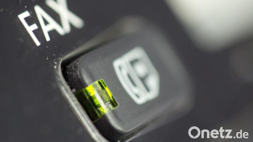 Die bayerische Staatsregierung hat weiterhin mehrere tausend Faxgeräte im Einsatz. Symbolbild: Kay Nietfeld