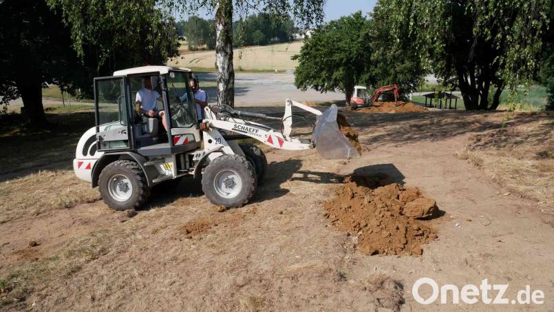 Die Biker in der Region dürfte es freuen: Der Bau an der neuen Biker-Anlage an der Freizeitanlage in Eslarn hat begonnen. Bild: gz