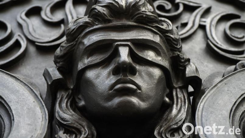 Eine Jugendkammer sprach eine 17-Jährige aus dem Raum Hof am Freitag des Totschlags schuldig. Symbolbild: Sonja Wurtscheid/dpa/Symbolbild