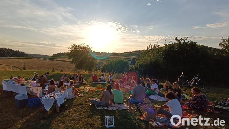 Zum &quot;Sundownprayer&quot; traf sich der offene Frauentreff von St. Michael Poppenricht. Bild: Kerstin Tischner