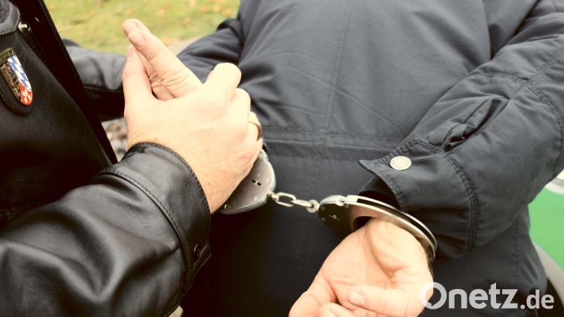Waidhauser Bundespolizisten nehmen zwei mutmaßliche Schleuser fest. Symbolbild: dpa