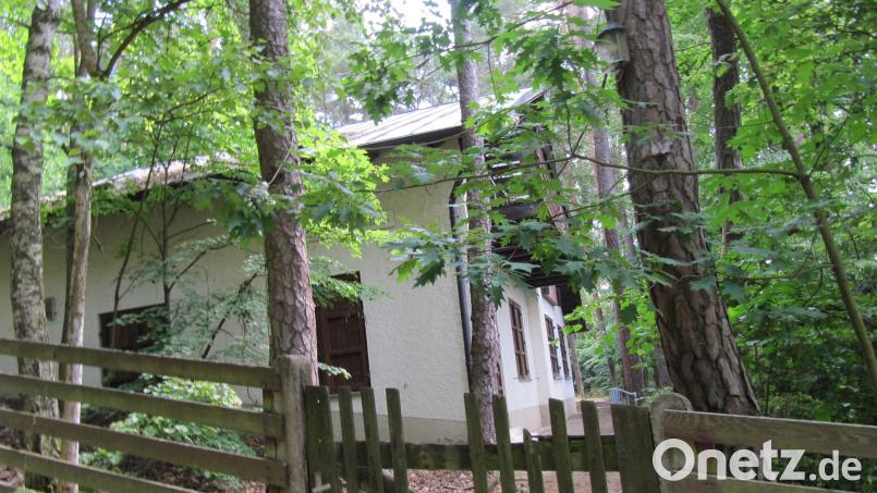 Ob das bestehende ehemalige Gasthaus am Würstlberg ins Konzept des Hirschauer Walkindergarten passt, scheint offen. Erforderliche Umbauten würden das Projekt wohl verzögern. Bild: fg