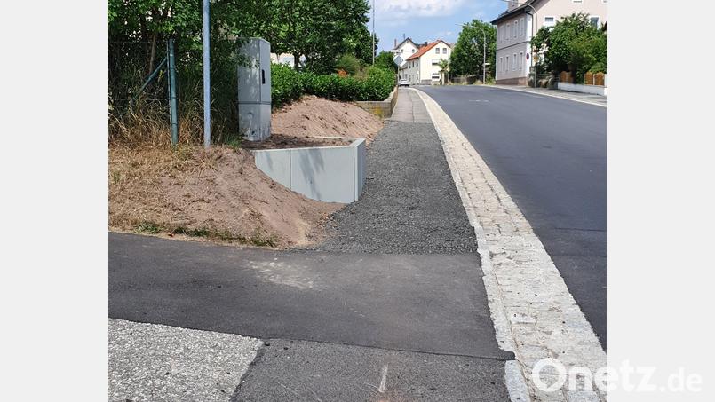 Die Gehwegverlängerung westlich der Ortsdurchfahrt B299 in Tanzfleck ist eine Anbindung an den bestehenden Gehweg Bild: bk