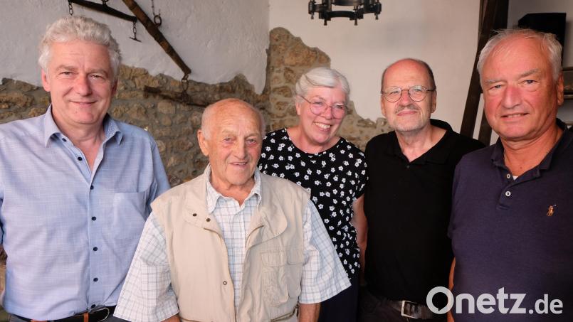 Mit diesem Vorstand geht der Freundeskreis die kommenden Herausforderungen an (von links): Bürgermeister Robert Lindner, Oswald Achatz, Roswitha Kresta, Norbert Kresta und Norbert Stahl. Bild: le