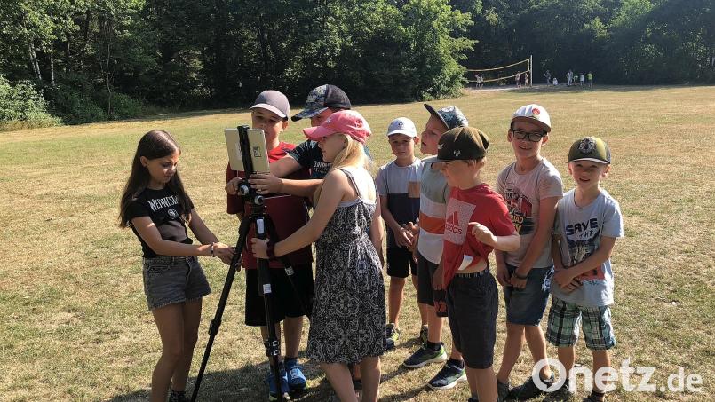 Beim Filmdreh ist Teamgeist angesagt. Die Streifen wurden in Kleingruppen erarbeitet. Bild: wro
