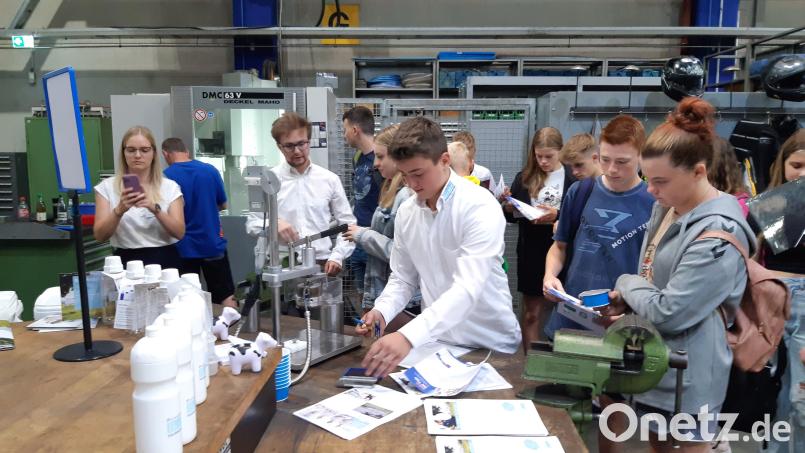 Beim Berufs-Erlebnis-Tag konnten die Schüler einen praktischen Einblick in die angebotenen Berufe erhalten. Bild: BBZ Schwandorf/exb