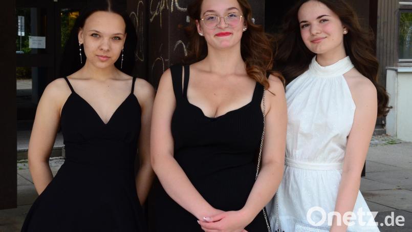Die drei Schulbesten: Marharyta Dolinska, Marina Faltenbacher und Luisa Höllering. Bild: Kunz