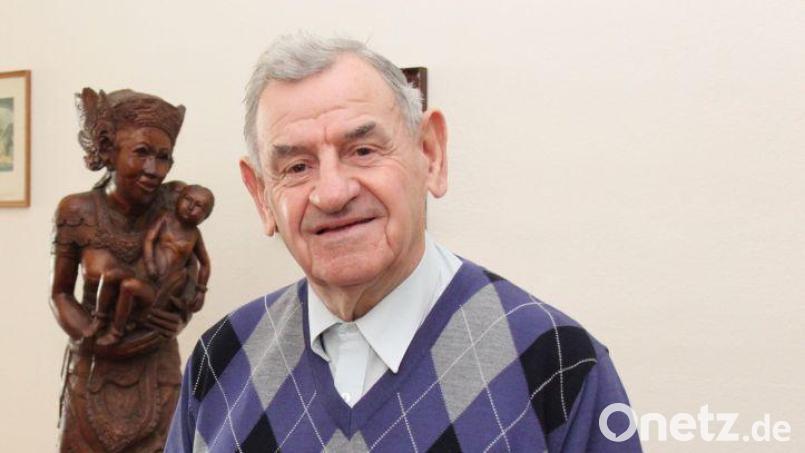 Nach einiger Zeit der Krankheit verstarb Engelbert Meier am vergangenen Freitag im Alter von 82 Jahren. Dieses Bild entstand 2011 bei einer Spendenübergabe im Landratsamt Tirschenreuth. Bild: tr