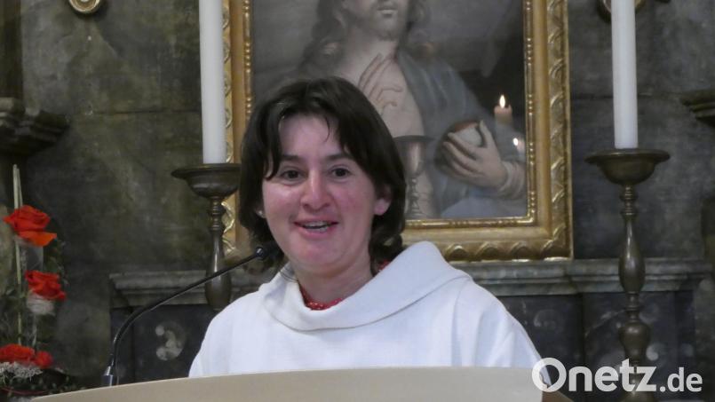 Gabriele Papp aus St. Georg Amberg gestaltete die Andacht der Wallfahrtskirche. Ihr Thema war die Bedeutung des Anrührens durch Gott. Bild: ge