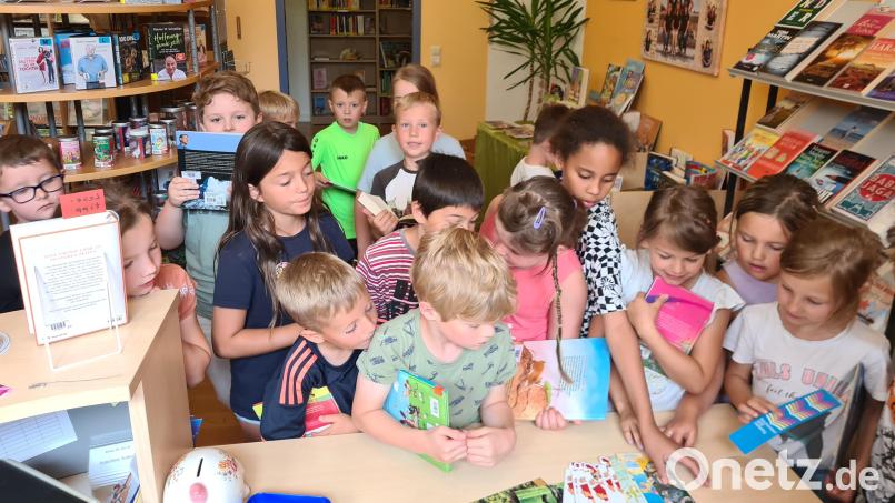 Die Grundschüler besuchten die Gemeindebücherei. Bild: Gemeindebücherei Kulmain/exb