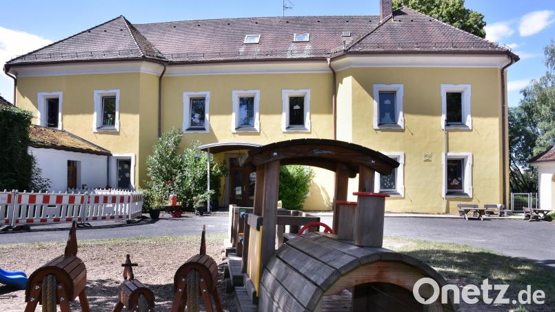 Für zusätzliche Kita-Plätze hat die Stadt Sulzbach-Rosenberg die Anmietung des Schlössls um zwei Jahre verlängert. Bild: Stephan Huber