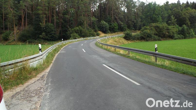 Den Bau eines straßenbegleitenden Radwegs entlang der Kreisstraße AS 2 zwischen Waldhaus und Köfering erachtet das Tiefbauamt des Landkreises als nicht erforderlich. Dieser Einschätzung schließt sich der Kümmersbrucker Gemeinderat ohne lange Diskussion an. Bild: e