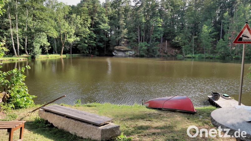 Rund um den idyllischen Haferdeckweiher veranstaltet der Fischereiverein Friedenfels am Wochenende sein viertes Fischerfest. Bild: bsc