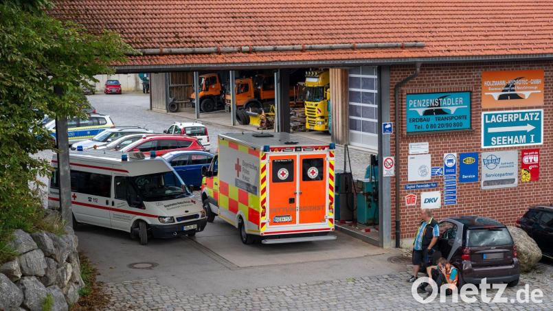 Bei einem Arbeitsunfall in einer Entsorgungsfirma in Oberbayern sind drei Männer in einem Kanalsystem ertrunken. Bild: Peter Kneffel/dpa