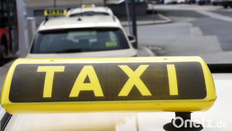 Der Preis für eine Taxifahrt steigt in Weiden zum 1. September. Archivbild: Gabi Schönberger