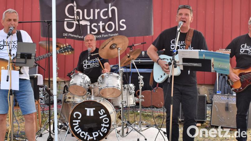 Die &quot;Church Pistols spielen bei ihrem Konzert Rockmusik aus den 60er und 70er Jahren. Bild: rgr