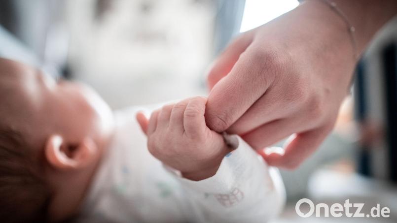 Donum Vitae in Amberg bietet Eltern von Schreibabys eine kostenlose Beratung an. Symbolbild: Fabian Strauch/dpa