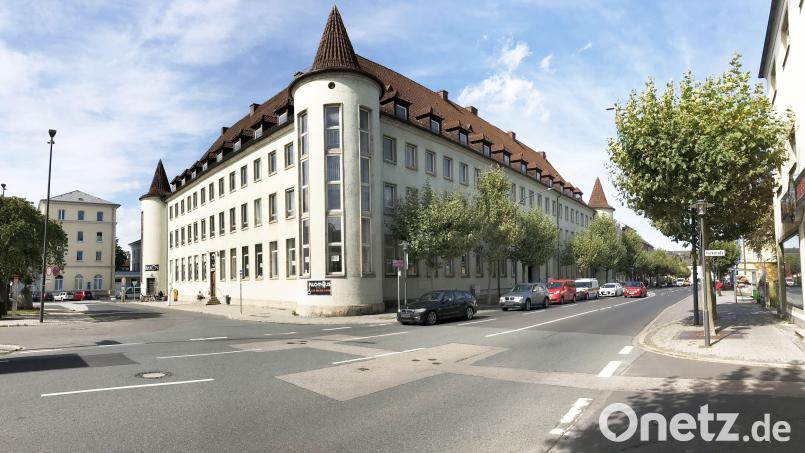 Seit 2002 gibt es in der Alten Post am Weidener Bahnhof keine dauerhafte Nutzung. Warum nur? Archivbild: Gabi Schönberger