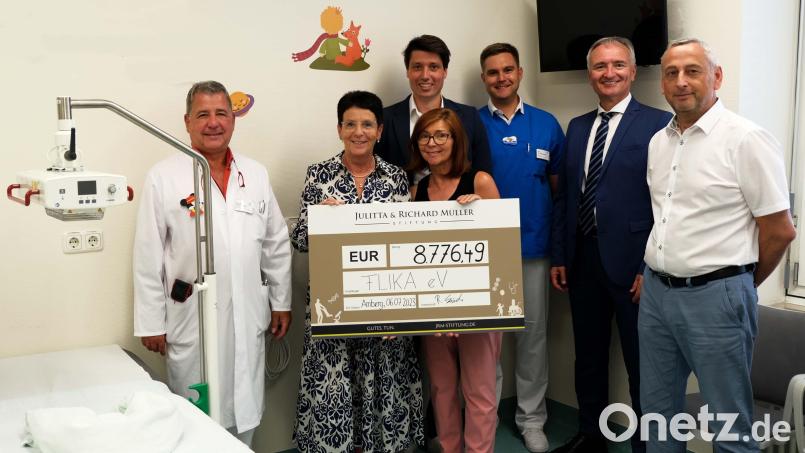 Im Klinikum St. Marien Amberg ist die Freude über die Spende aus München groß. Bild: Klinikum/Dietl/exb